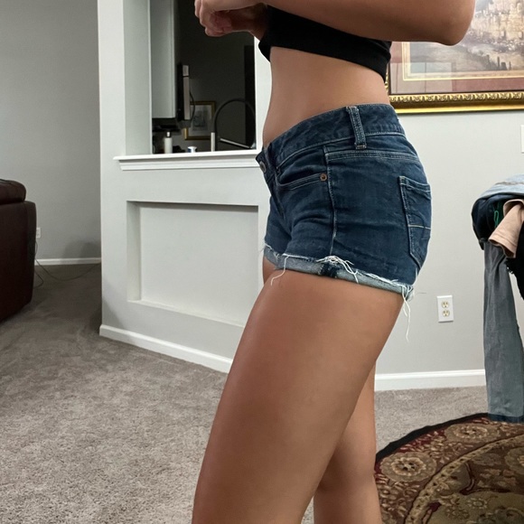 EUC American Eagle Low Rise Stretch Jean Denim Shorts - Picture 3 of 4